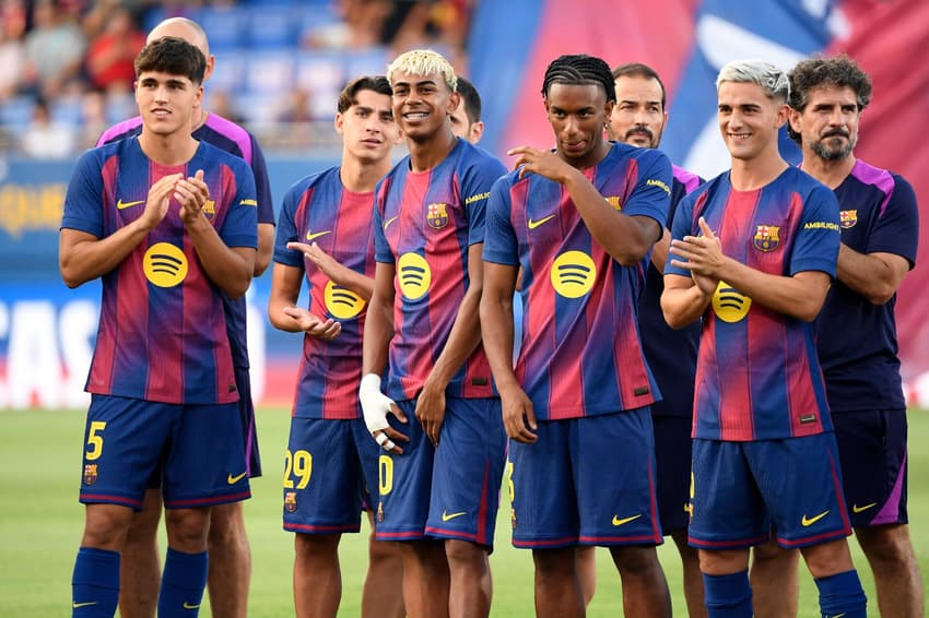 Barcelona se apresentou para os torcedores