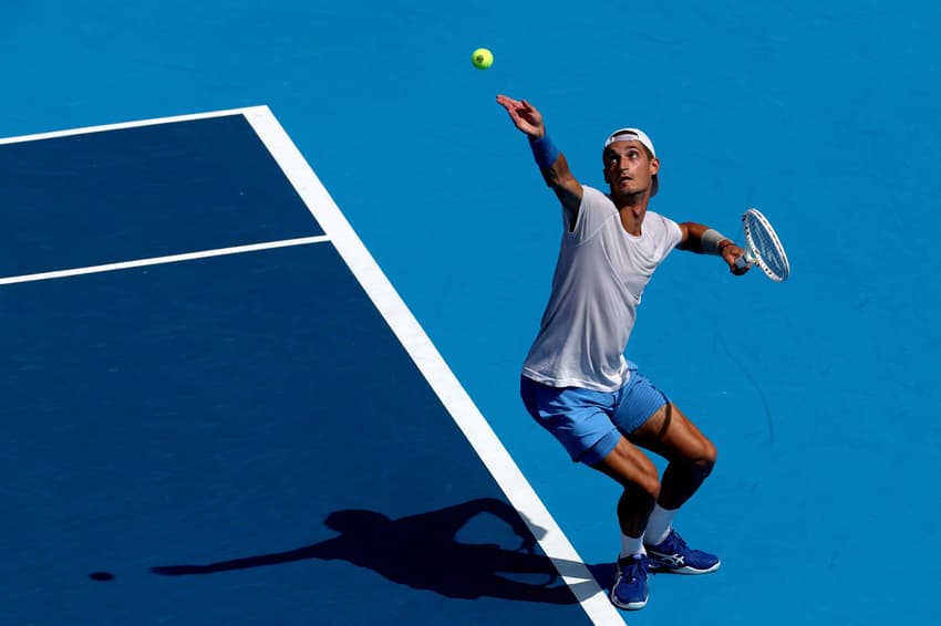 Terence Atmane na derrota para o italiano Jannik Sinner em Cincinnati (Foto: Matthew Stockman/AFP)