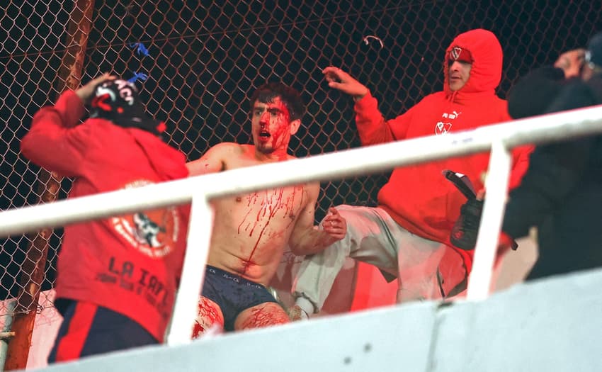Confederação condena atos de violência dentro e fora do estádio (Foto: Alejandro Pagni/AFP)