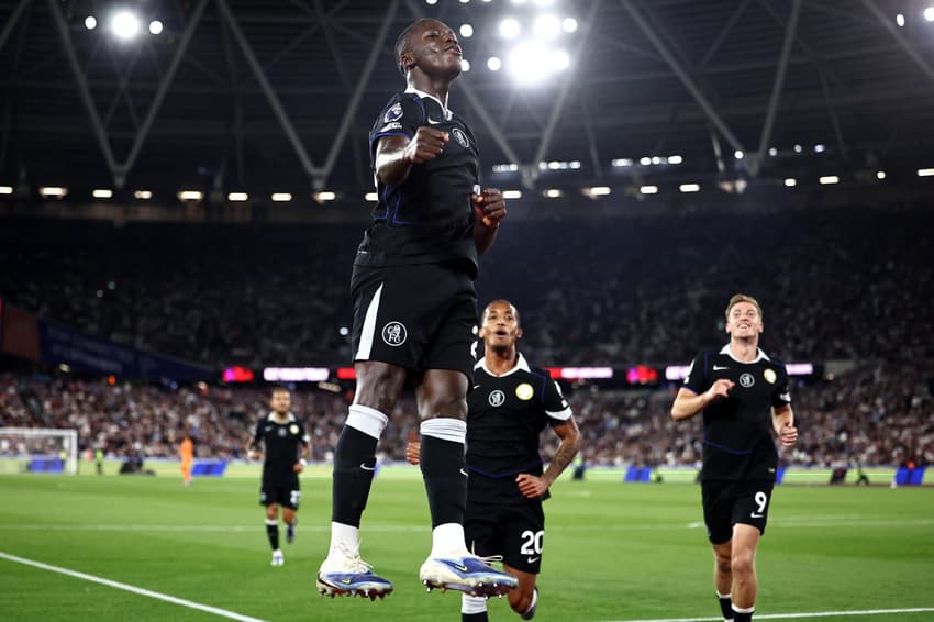 O Chelsea venceu o West Ham por 5 a 1 (Foto: HENRY NICHOLLS / AFP)