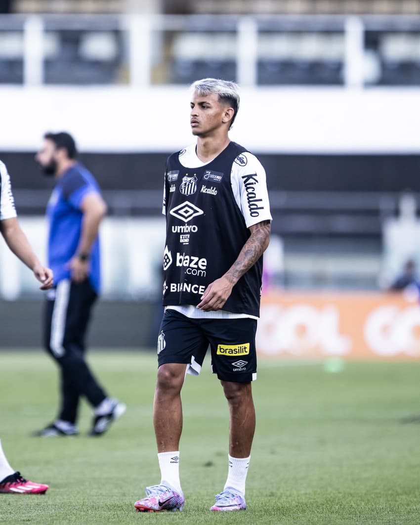 Weslley Patati deixou o Santos com 33 jogos e dois gols marcados. (Foto: Abner Dourado/AGIF)
