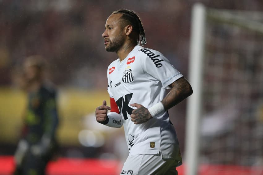Neymar vai jogar a 19ª partida pelo Santos na segunda passagem pelo time da Baixada Santista. (Foto: Marlon Costa/AGIF)