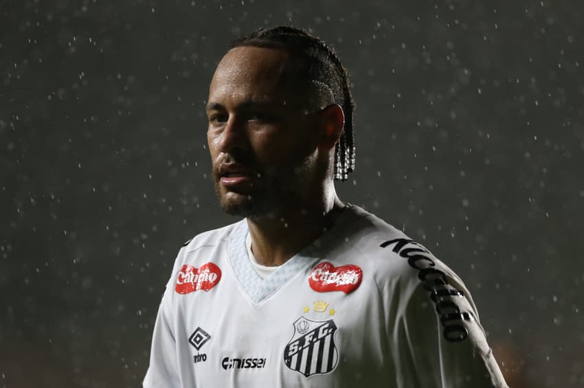 Neymar deve atuar pelo quinto jogo seguido após a pausa do Brasileirão para o Mundial de Clubes da Fifa. (Foto: Marlon Costa/AGIF)