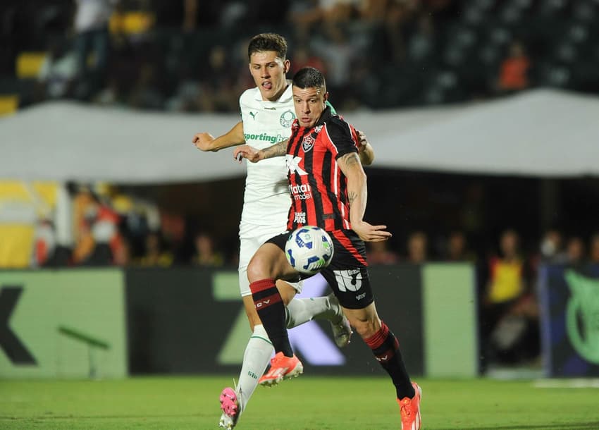 Renato Kayzer em Vitória x Palmeiras (Foto: Jhony Pinho/AGIF)