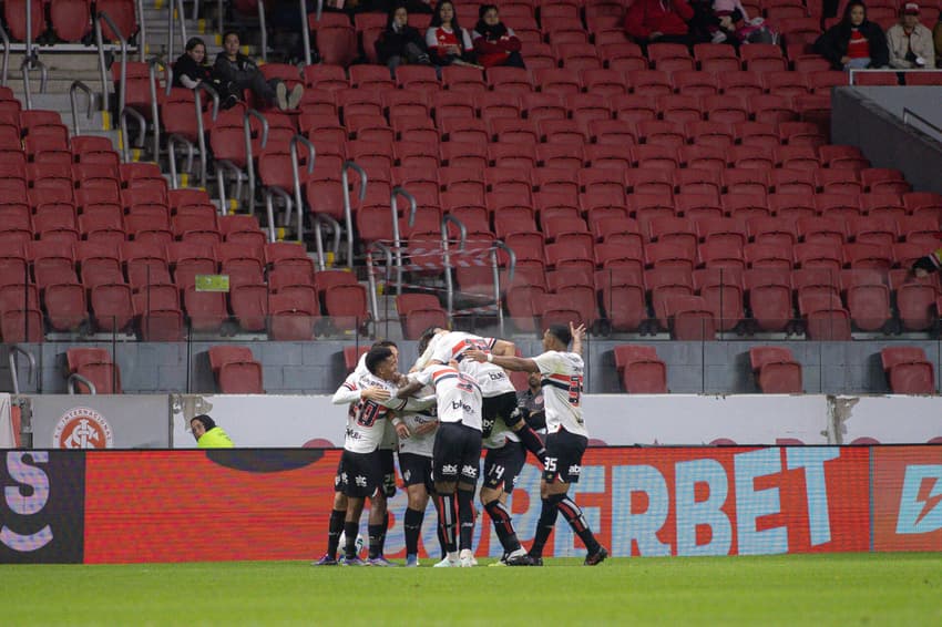 São Paulo se apresenta na manhã desta segunda-feira (5), no Super CT. (Foto: Maxi Franzoi/AGIF)