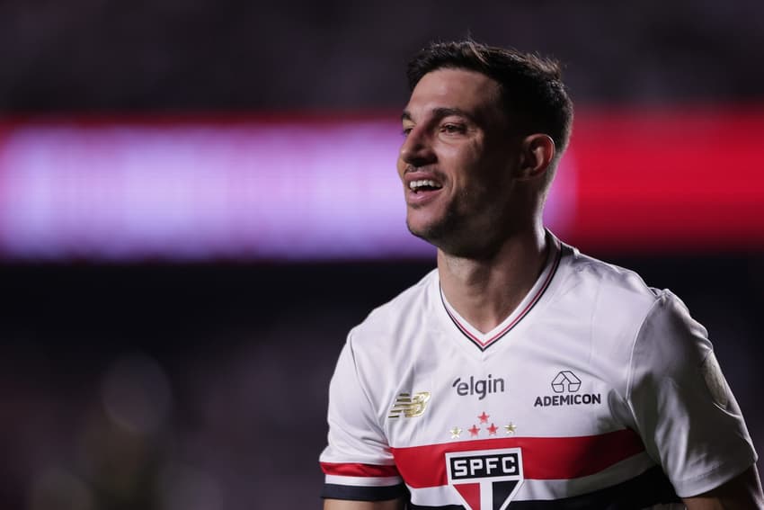 Cédric Soares garantiu a classificação do São Paulo (Foto: Ettore Chiereguini/AGIF)