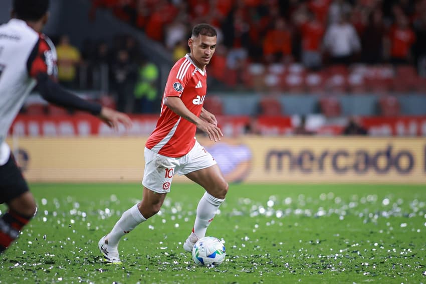 Alan Patrick em Internacional x Flamengo (Foto: Maxi Franzoi/AGIF)