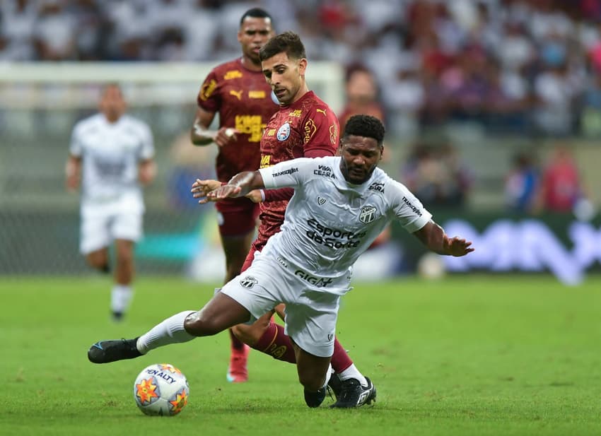 Bahia e Ceará disputaram as semifinais da Copa do Nordeste, na Arena Fonte Nova (Foto: Jhony Pinho/AGIF)