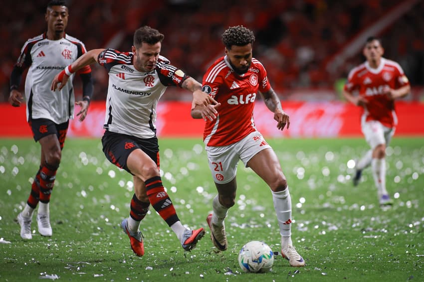 Saúl, Flamengo, e Wesley, Internacional