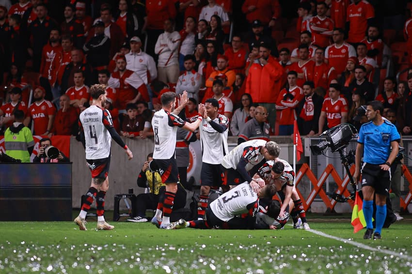 Comemoração do gol de De Arrascaeta