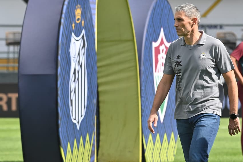 Vojvoda assinou contrato até o fim de 2026 com o Santos. (Foto: Jota Erre/AGIF)