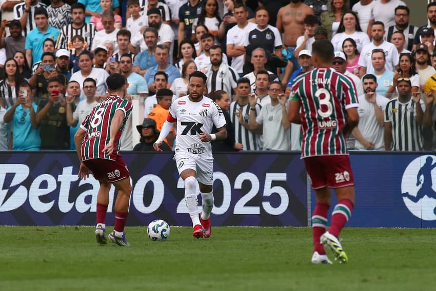 Neymar acumula 21 jogos e 7 gols com a camisa do Santos. (Foto: Mauricio De Souza/AGIF)