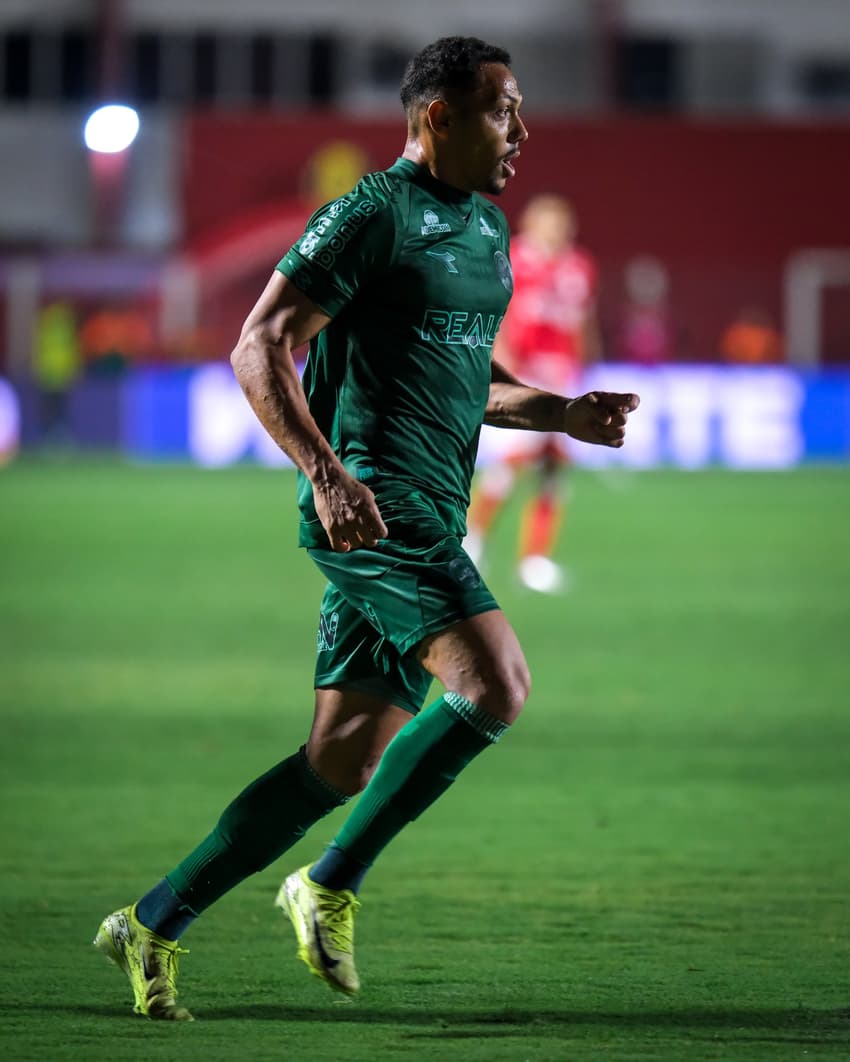 Alex Silva disputou a Série B de 2025 com o Coritiba (Foto: JP Pacheco/Coritiba)