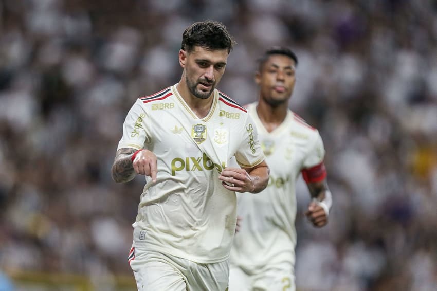 Flamengo lidera o Brasileirão