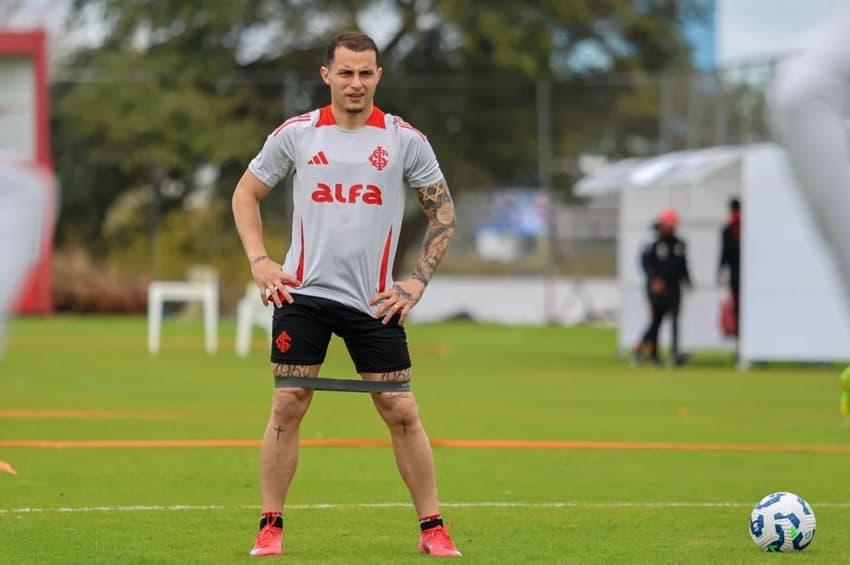 Bruno Gomes, lateral-direito do Internacional