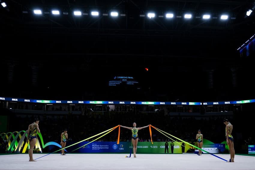 Brasil durante a final de fitas no Mundial de Ginástica Rítmica (Foto: Ivan Carvalho / CBG)