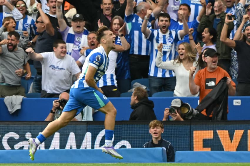 Brighton enfrenta o Newcastle pela Premier League (Foto: JUSTIN TALLIS / AFP)