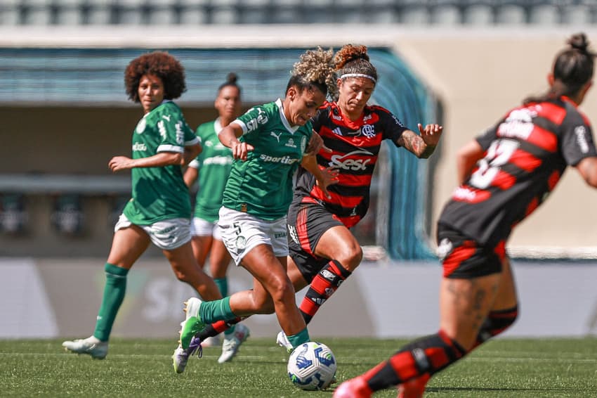 Cristiane em campo pelo Flamengo no Brasileirão Feminino