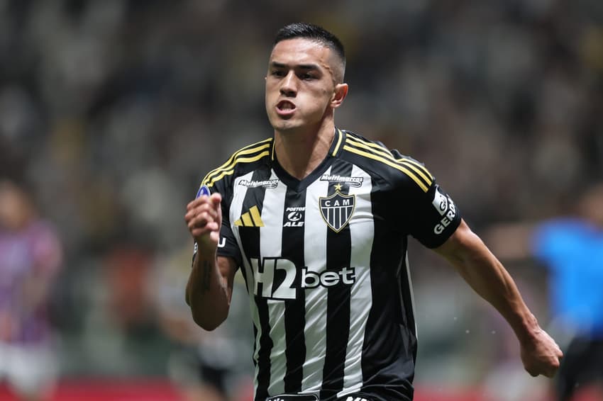 Cuello comemora seu gol no jogo do Atlético-MG contra o Godoy Cruz pela Sul-Americana