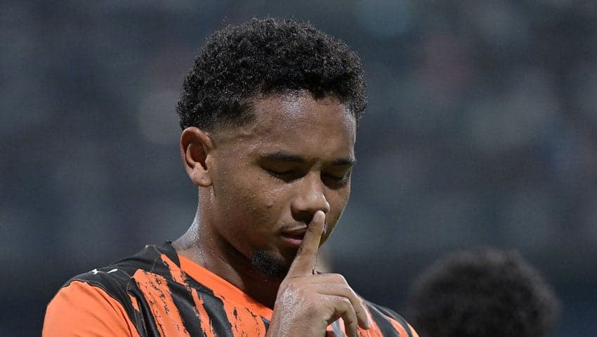 Eguinaldo celebra gol pelo Shakhtar Donetsk contra o Besitkas, na Europa League