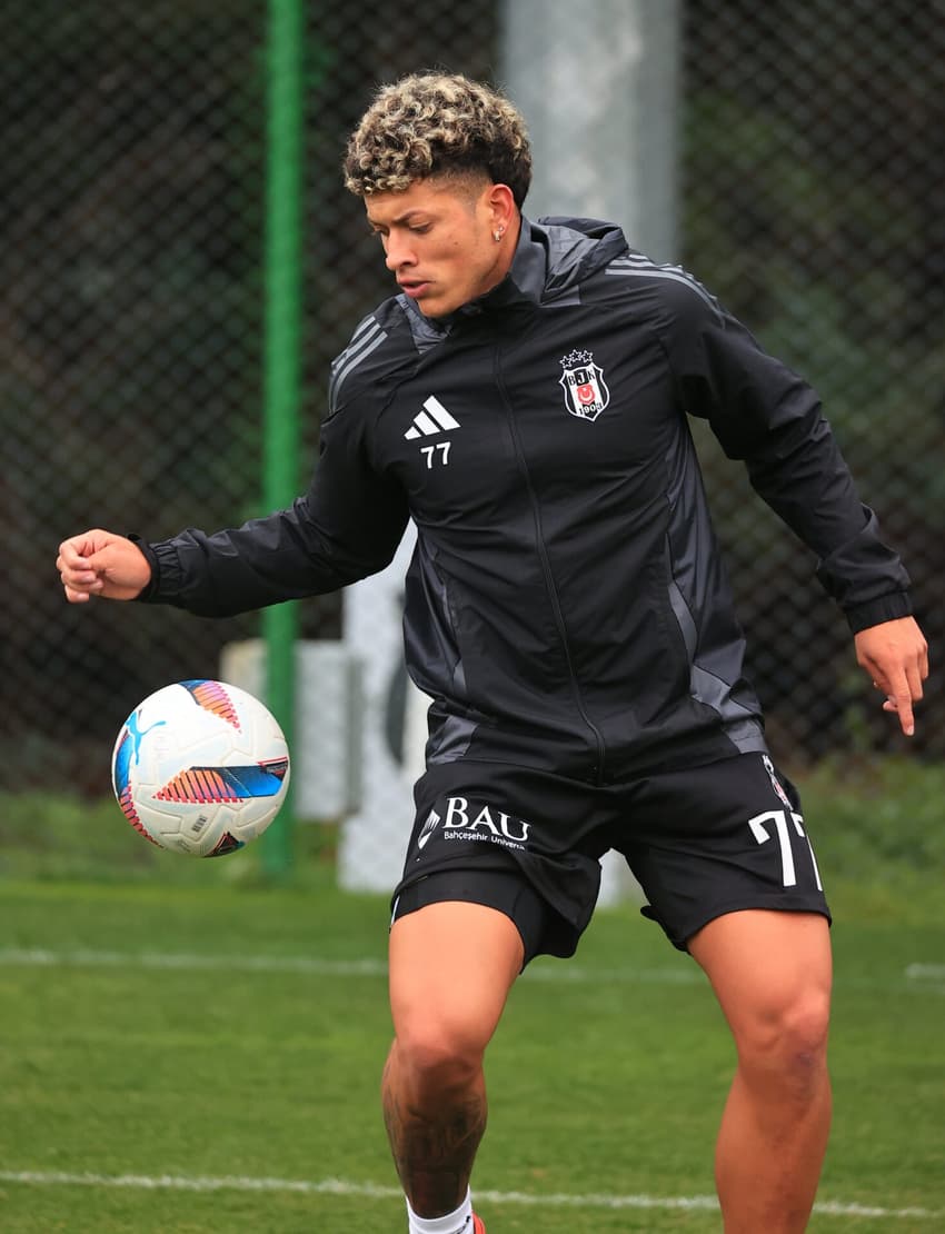 Após sair do Athletico, Élan Ricardo será novamente emprestado pelo Besiktas. Foto: Divulgação/Besiktas