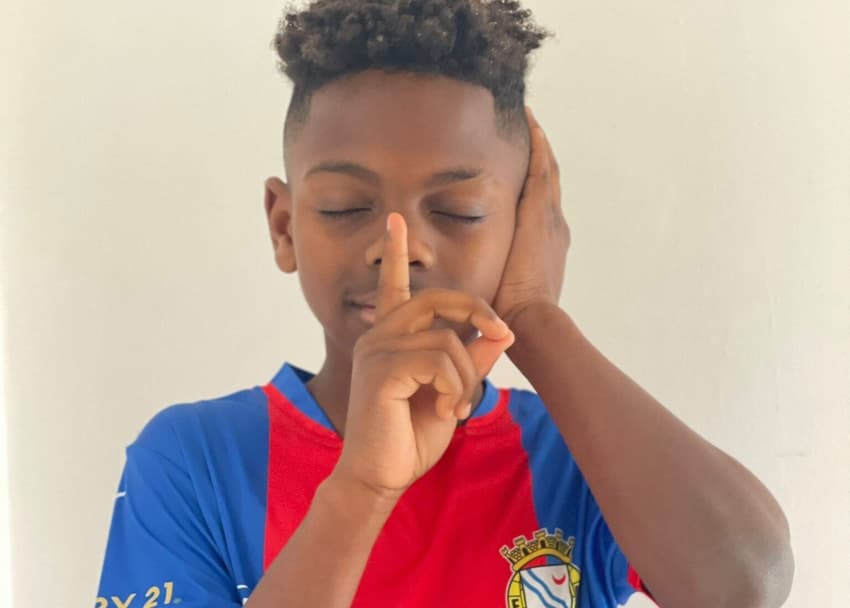 Erick Pereira, 11 anos, brilha no Alverca inspirado em Vinícius Jr (Foto: Reprodução)