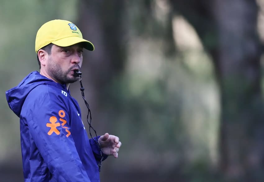 Essa é a segunda final de uma competição oficial na trajetória do técnico Arthur Elias no comando da Seleção Brasileira. (Foto: Lívia Villas Boas/CBF)