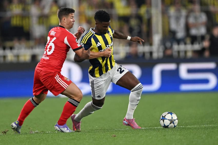 Fenerbahçe e Benfica empataram por 0 a 0 pela Champions League (Foto: Ozan KOSE/AFP)