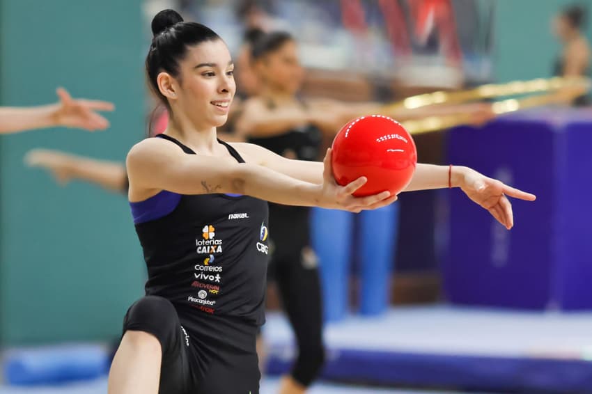 Maria Paula Caminha representa a Seleção Brasileira de ginástica rítmica (Foto: Wallace Teixeira / Lance!)