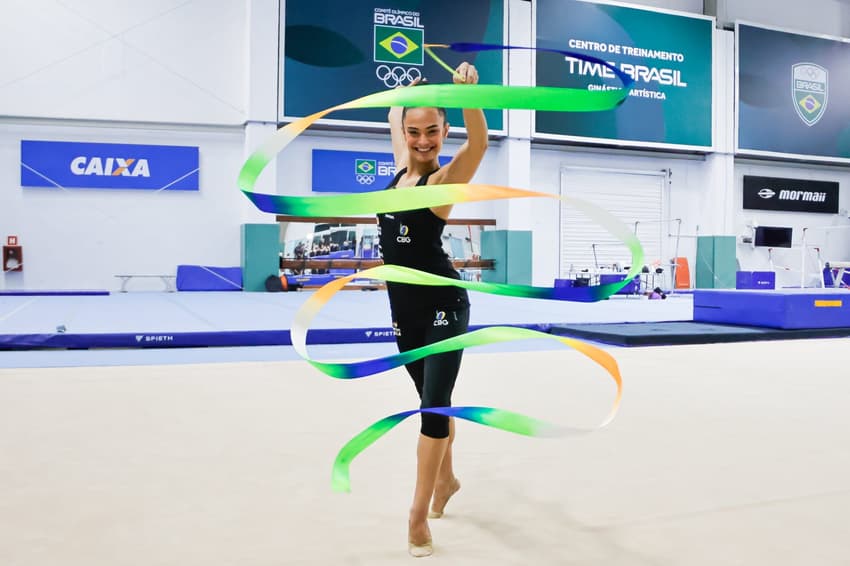 A fita é um dos principais elementos da Ginástica Rítmica (Foto: Wallace Teixeira / Lance!)