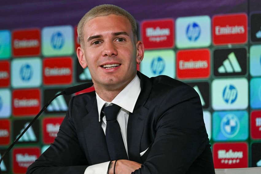 Franco Mastantuono em apresentação no Real Madrid