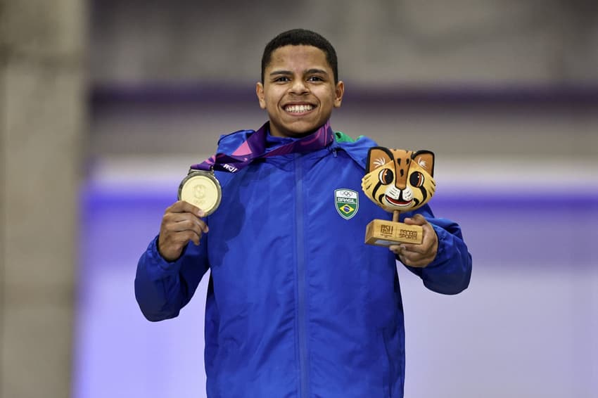 Pedro Silveira conquistou o ouro no cavalo com alças