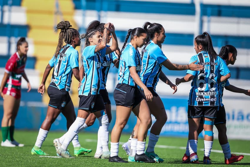 Após estreia com vitória sobre o Brasil de Farroupilha, Gurias Gremistas enfrentam o Juventude pelo Campeonato Gaúcho. (Foto: Caroline Motta/Grêmio FBPA)