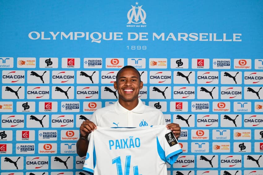 Igor Paixão durante apresentação pelo Olympique Marseille