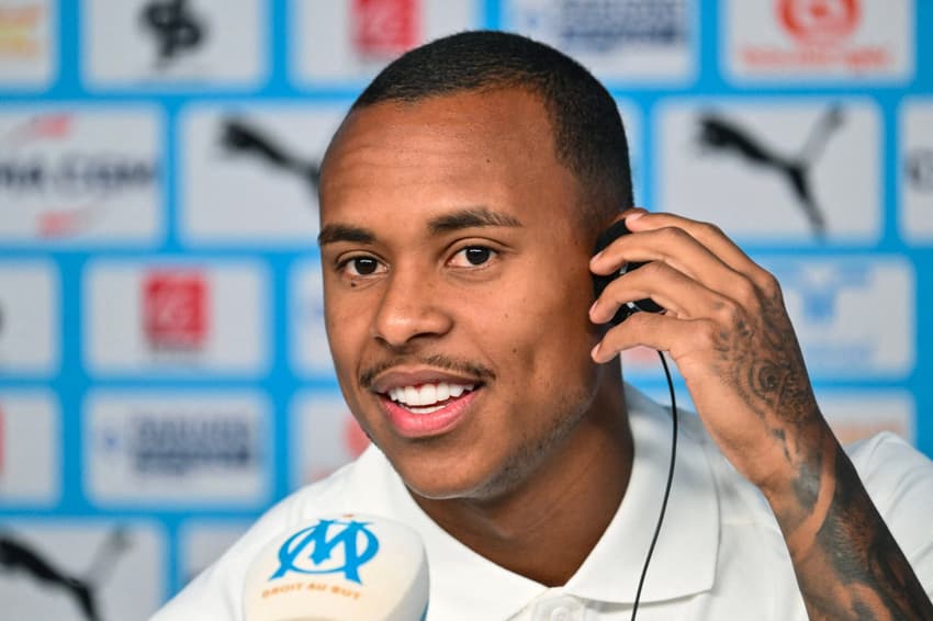 Igor Paixão durante coletiva de apresentação no Olympique Marseille