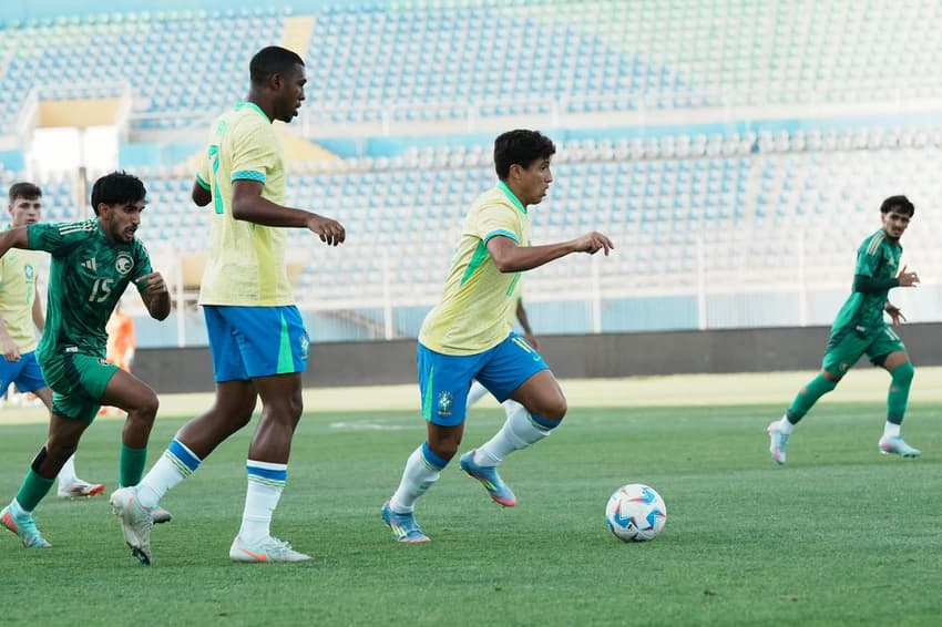 João Cruz em ação pela Seleção Brasileira Sub-20