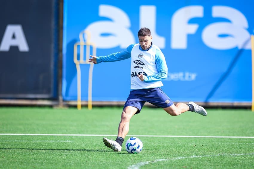 João Pedro em treinamento do Grêmio. (Foto: Lucas Uebel/Grêmio FBPA)