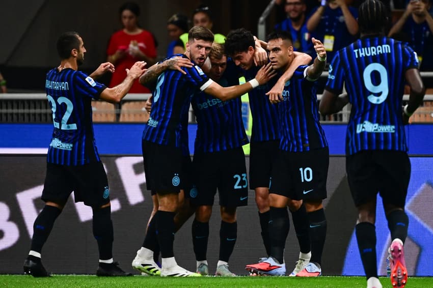  Jogadores da Inter de Milão comemorando o gol de Bastoni (Foto: Piero Cruciatti/AFP)