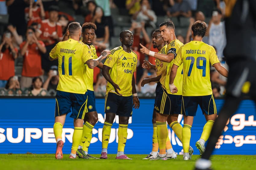 Jogadores do Al-Nassr comemoram gol de Mané contra o Al-Ittihad, pela Supercopa Saudita