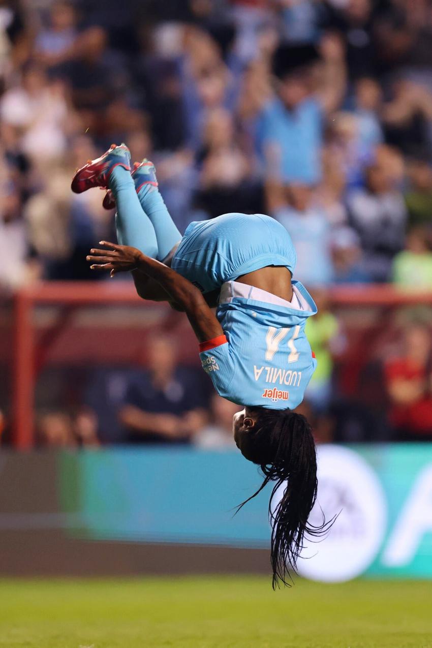 Ludmila, da Seleção, comemora seu gol pelo Chicago Stars na NWSL