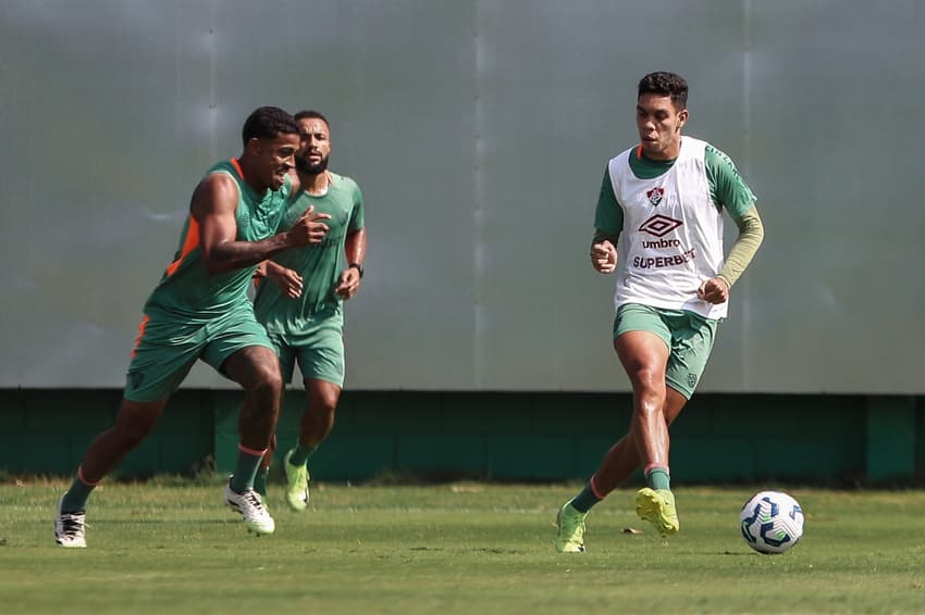 Paulo Baya e John Kennedy em treino do Fluminense