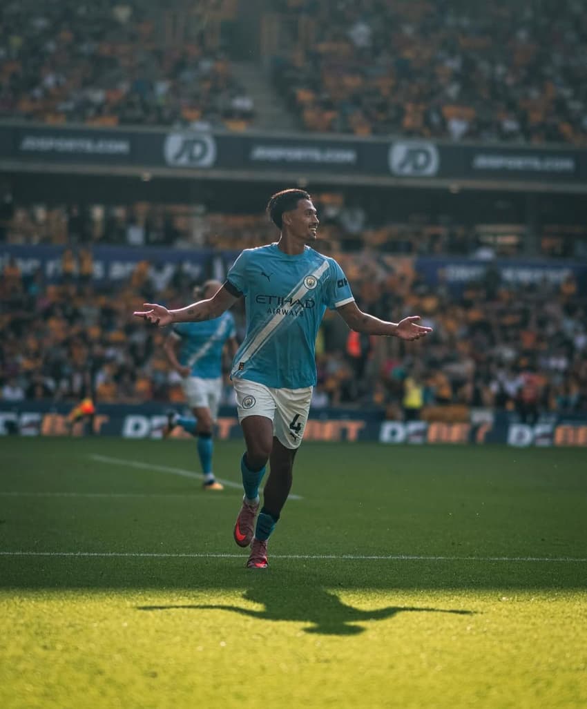 Reijnders na estreia pelo Manchester City. (Foto: Reprodução)