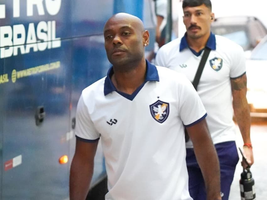 Vágner Love, uma das referências do time do Retrô (Foto: divulgação / Retrô)