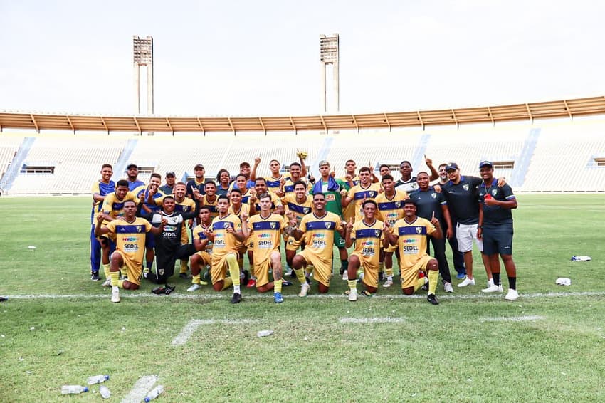 IAPE (MA) comemora vitória diante do Sport por 5 a 0 pela Copa do Nordeste Sub-20. (Foto: Divulgação/ IAPE)