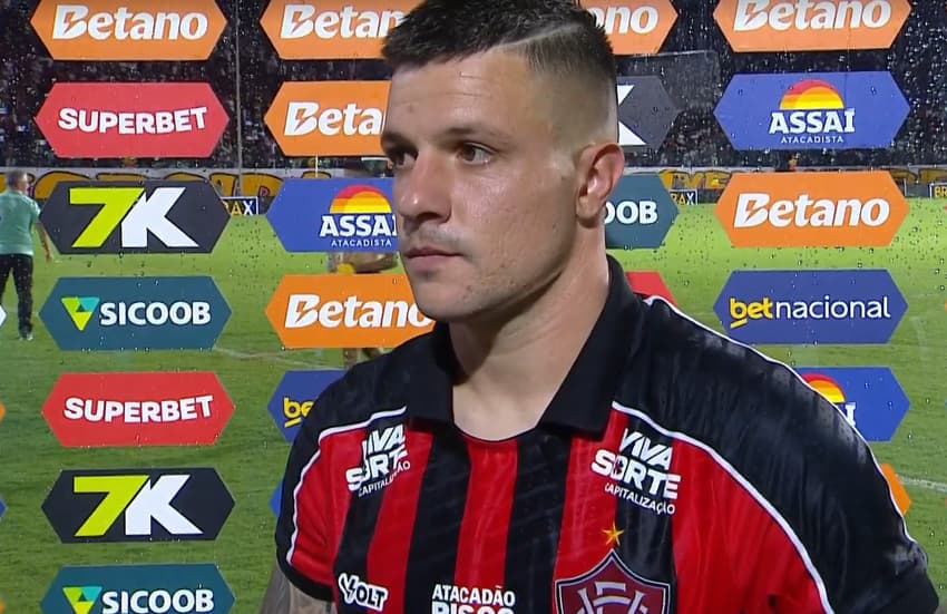 Renato Kayzer em entrevista pós-jogo do Vitória (Foto: reprodução)