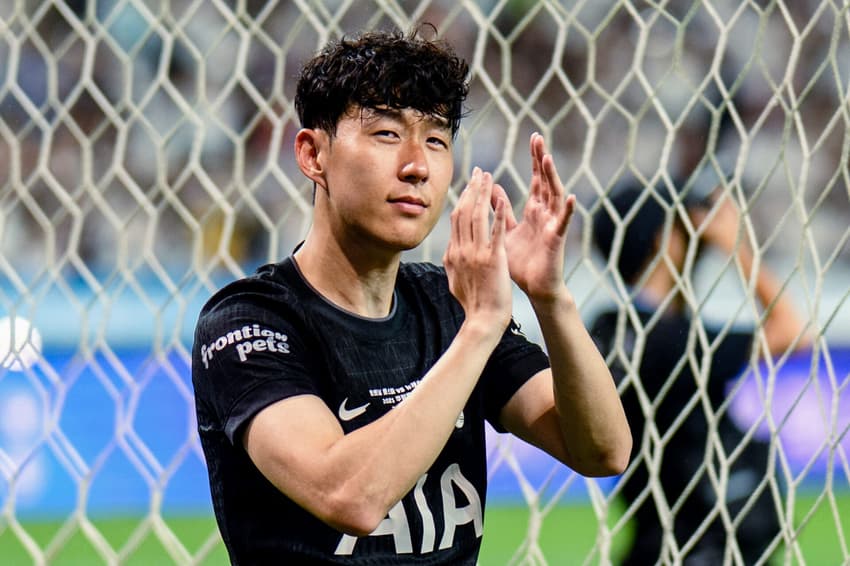 Son aplaude torcida em despedida do Tottenham durante a pré-temporada