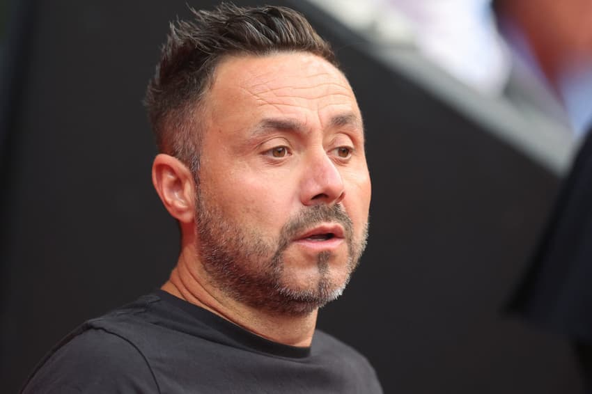 Roberto De Zerbi reage antes do jogo entre Olympique de Marselha e Rennes, válido pela Ligue 1 (Foto: Fred Tanneau/AFP)