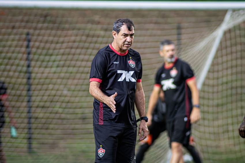 Carille comanda treino do Vitória no Barradão (Foto: Victor Ferreira / EC Vitória)
