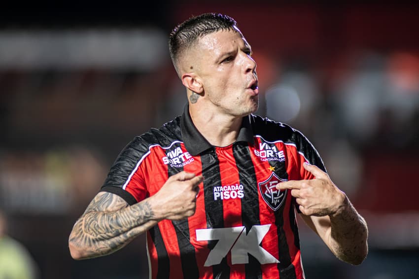 Renato Kayzer comemora gol contra o Juventude (Foto: Victor Ferreira / EC Vitória)