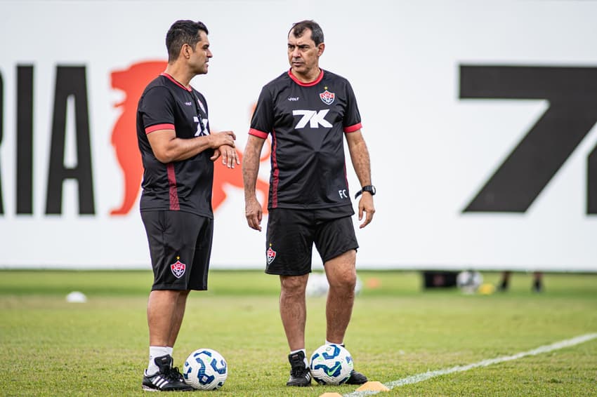 Fábio Carille comanda treino do Vitória (Foto: Victor Ferreira / EC Vitória)